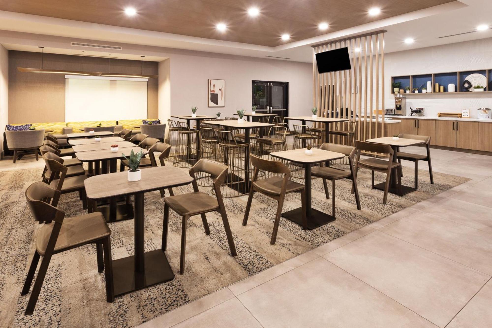 Springhill Suites Birmingham Colonnade Екстериор снимка