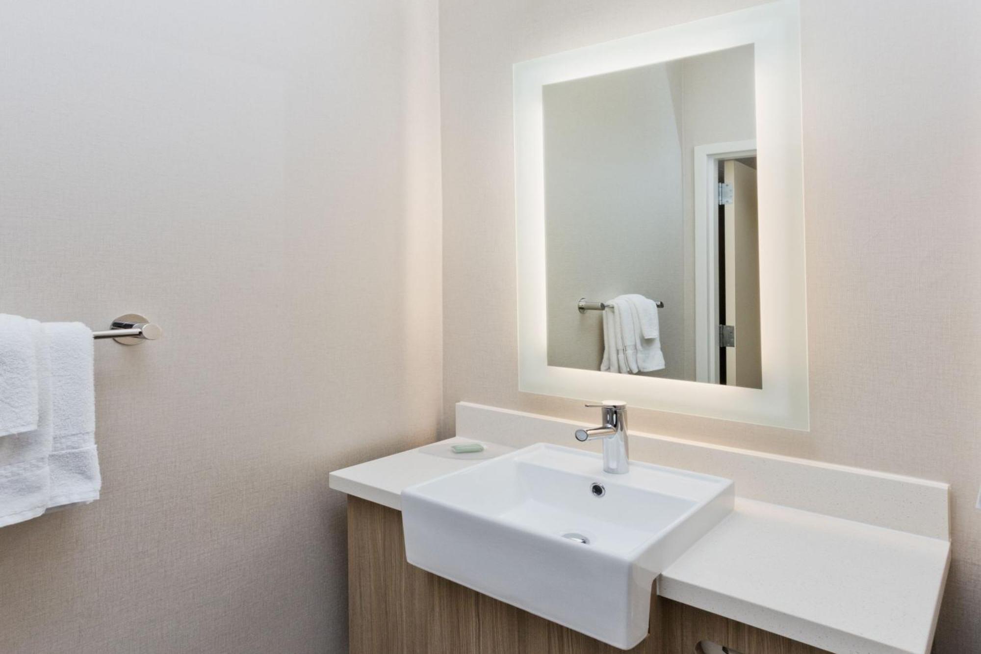 Springhill Suites Birmingham Colonnade Екстериор снимка
