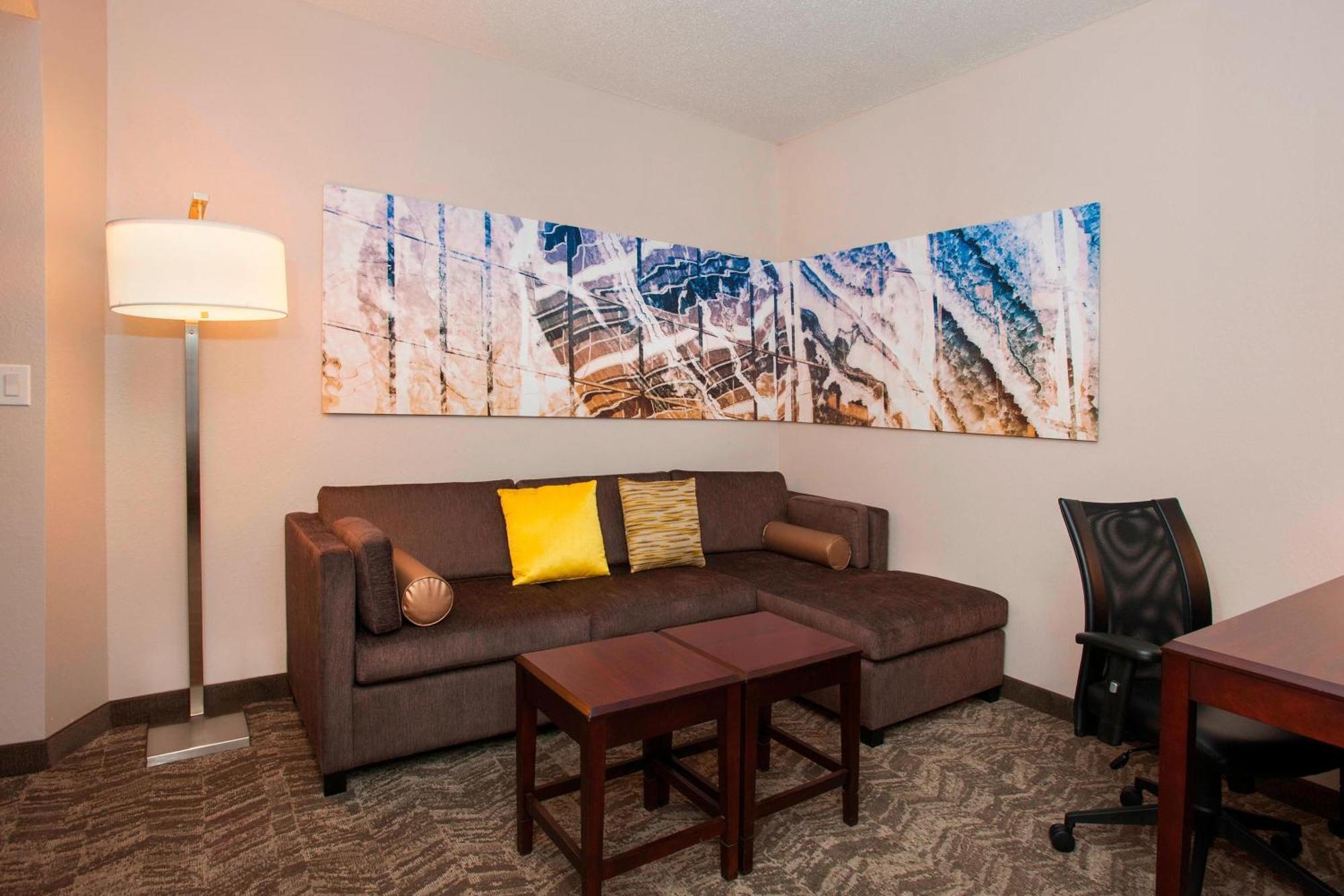 Springhill Suites Birmingham Colonnade Екстериор снимка