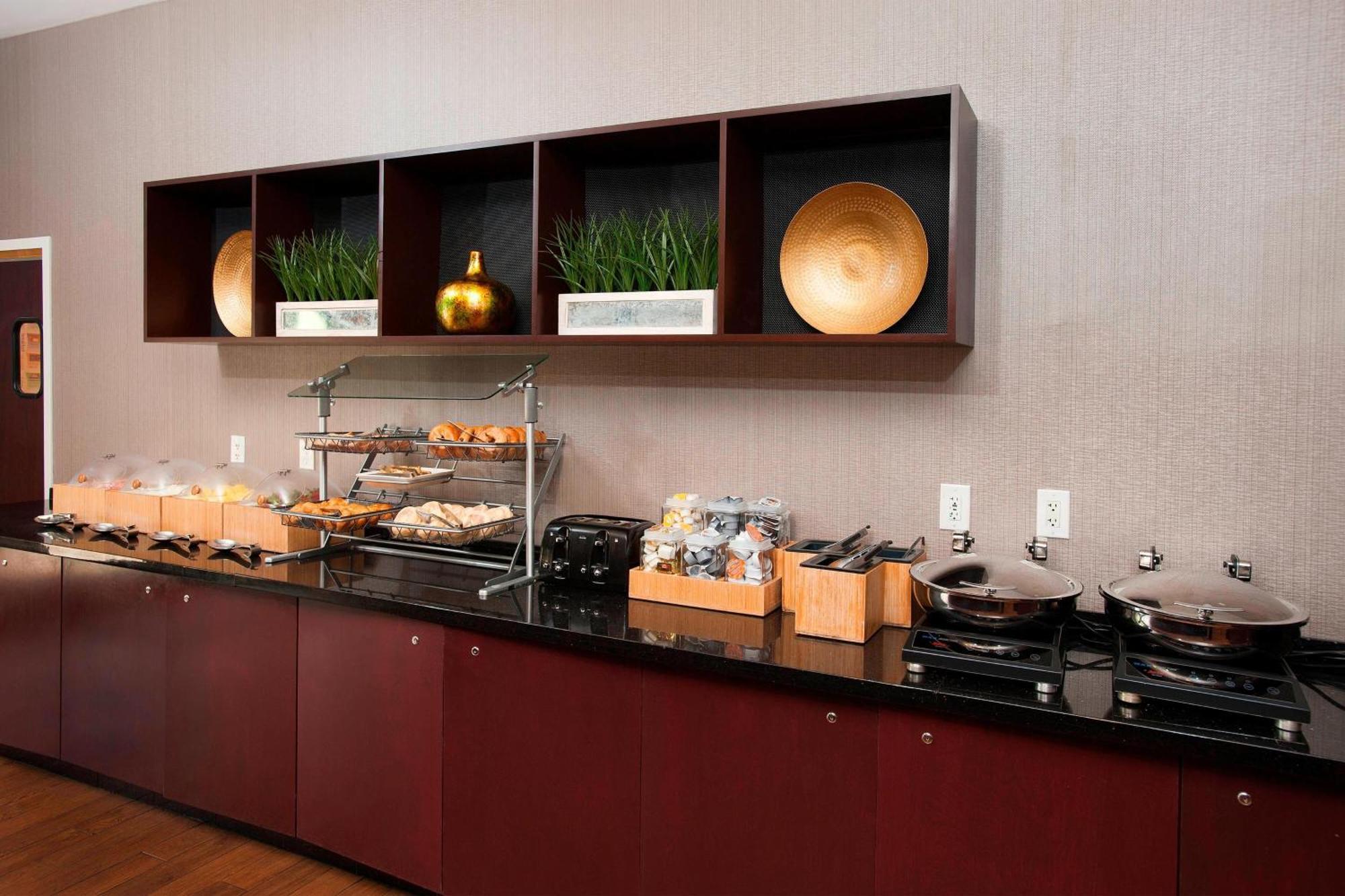 Springhill Suites Birmingham Colonnade Екстериор снимка