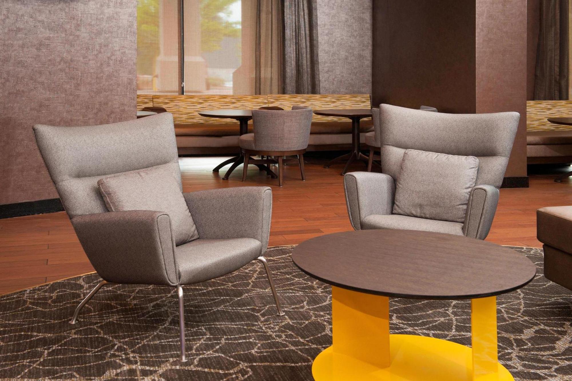 Springhill Suites Birmingham Colonnade Екстериор снимка