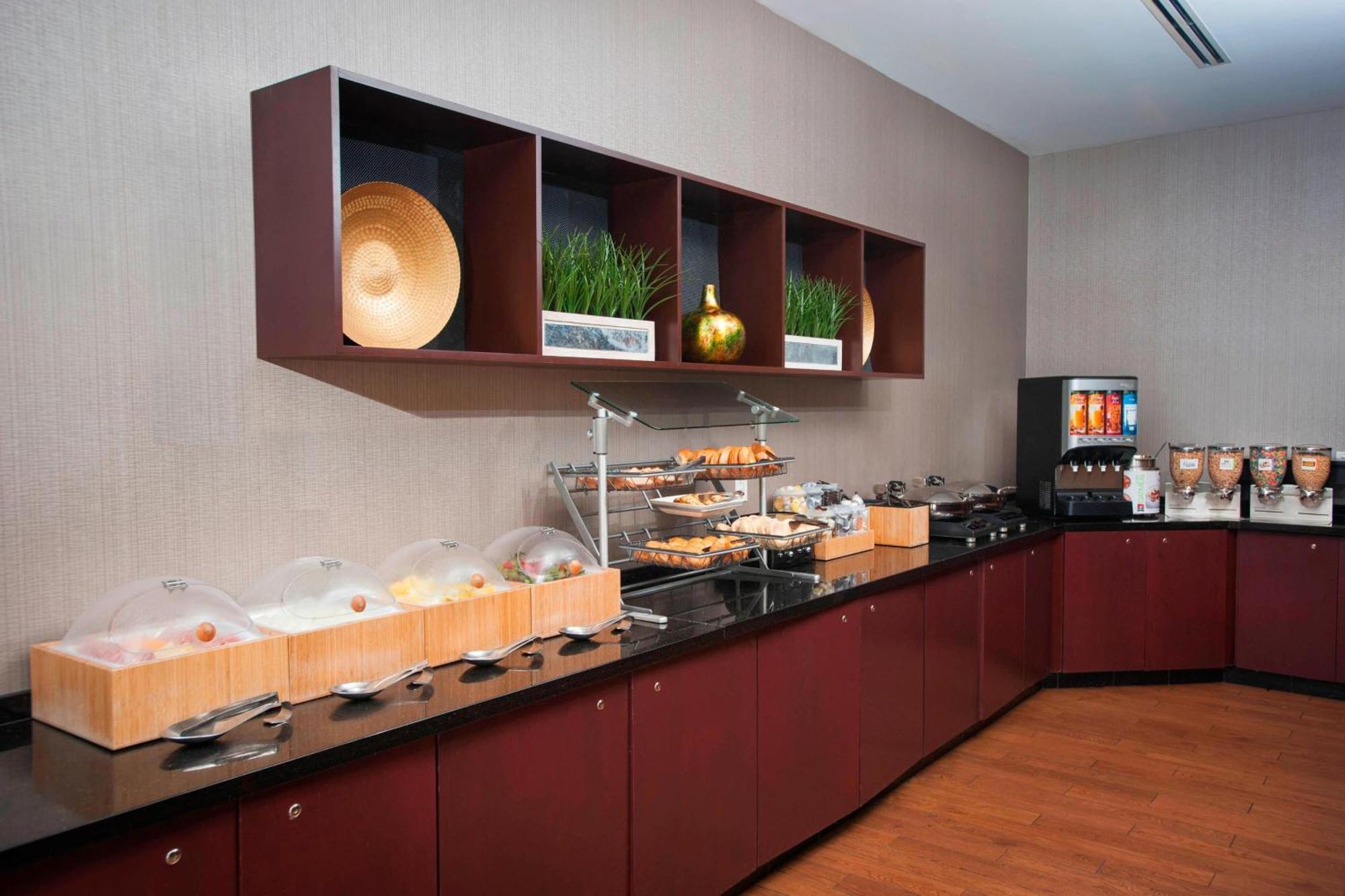 Springhill Suites Birmingham Colonnade Екстериор снимка