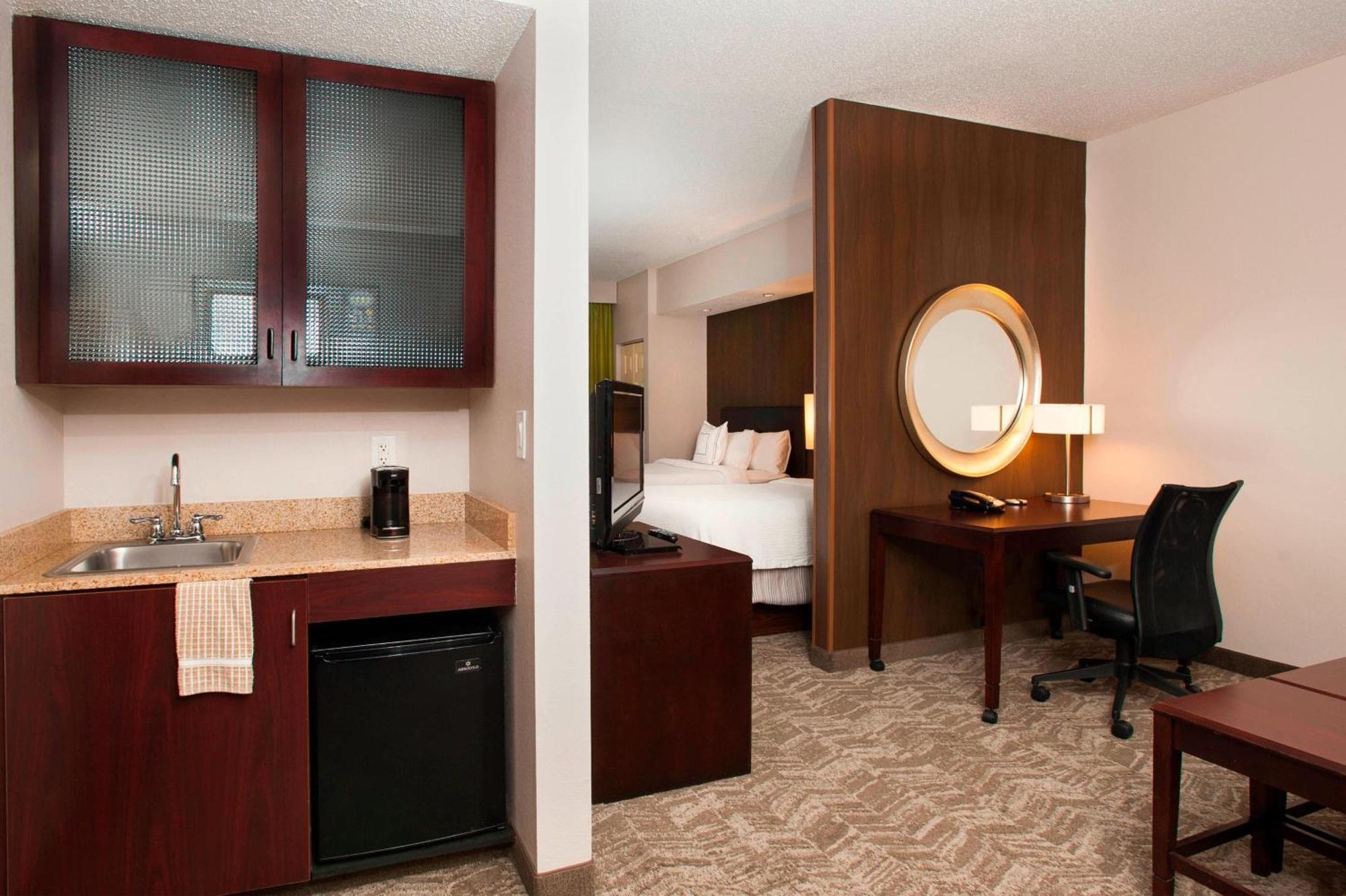 Springhill Suites Birmingham Colonnade Екстериор снимка