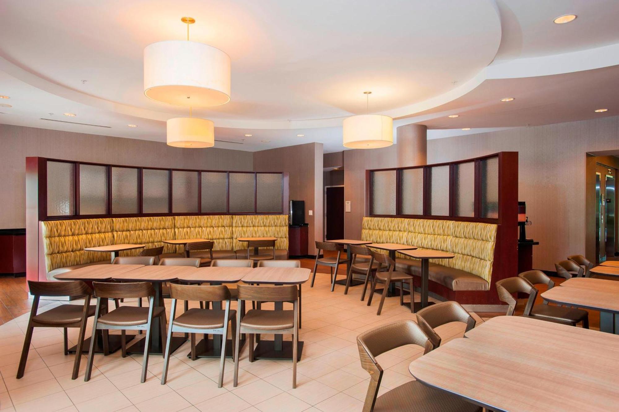 Springhill Suites Birmingham Colonnade Екстериор снимка
